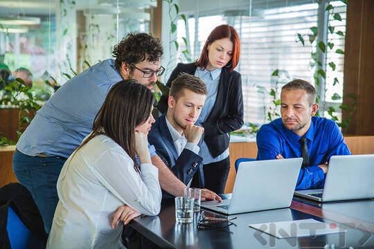 10 Challenges Facing Employee Learning and Development in 2025